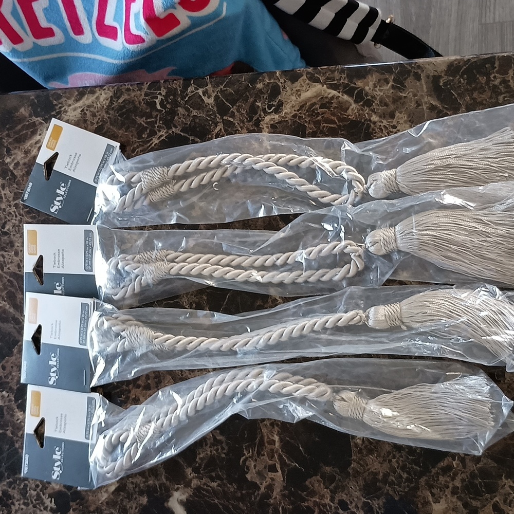Tassel tieback